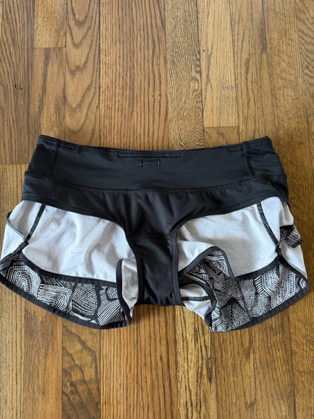 Lululemon Women’s Speed Short In Dottie Tribe White Black /Black Size 6 - Picture 13 of 14